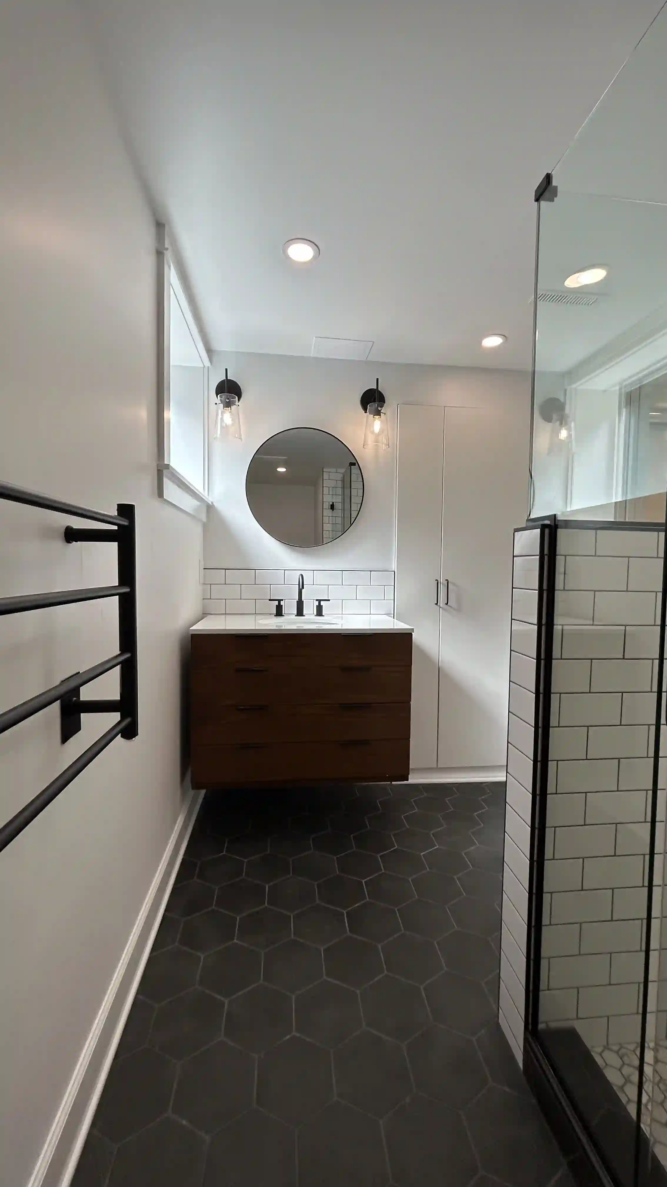 Bathroom 3.3 .