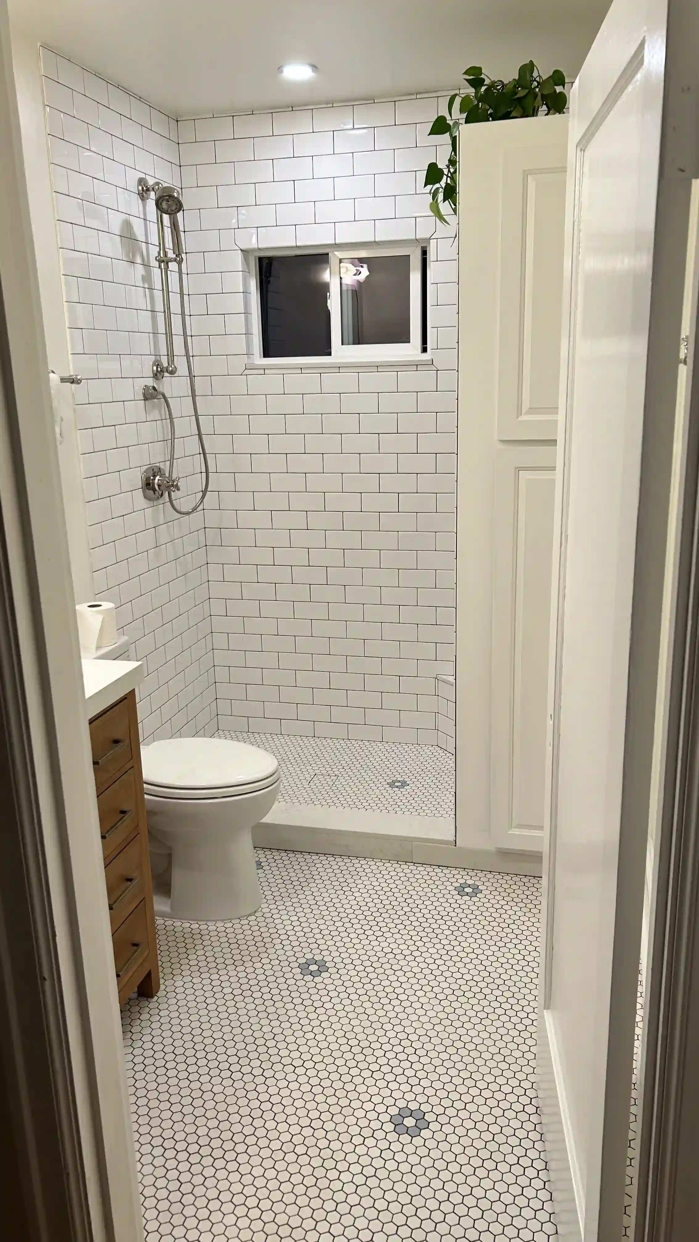 Bathroom 6.1 .